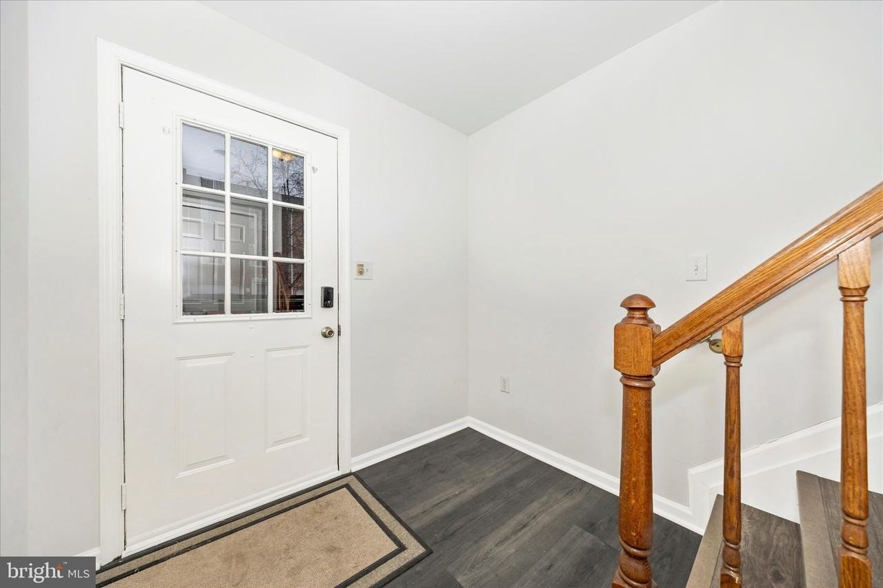 19 Stonewall Ct - Photo 2 of 50