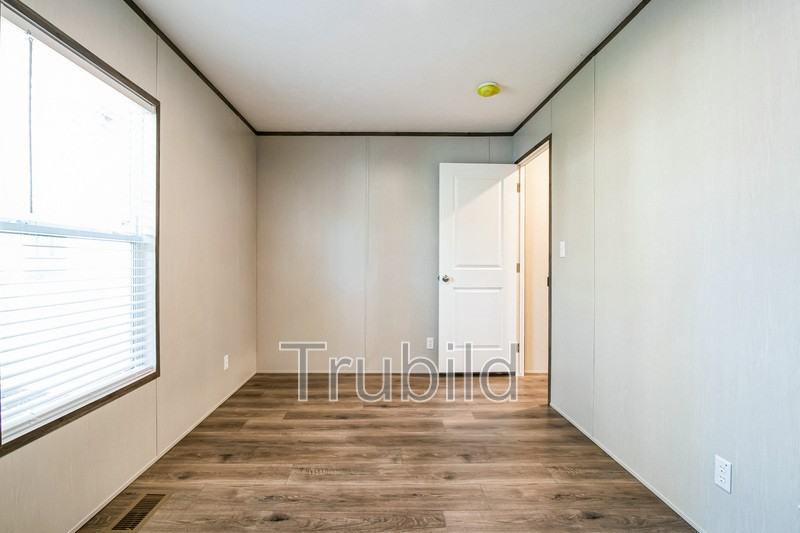 1915 Cardell Rd - Photo 3 of 6