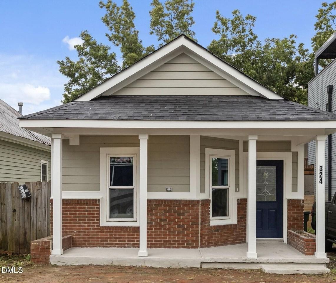 324 Bragg St - Photo 2 of 10