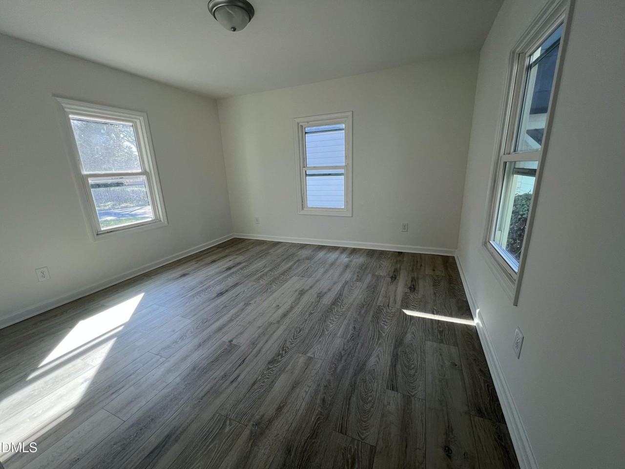 324 Bragg St - Photo 7 of 10