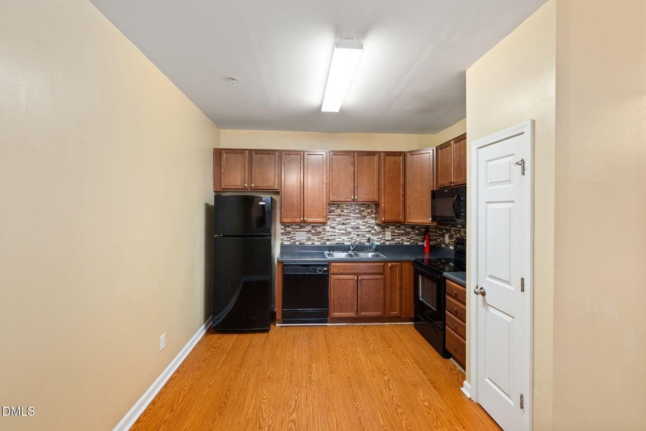 401 Coalinga Ln #108 - Photo 5 of 28