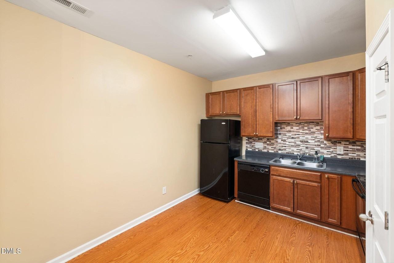 401 Coalinga Ln #108 - Photo 6 of 28