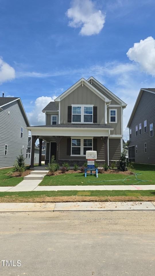 409 Cresting Wave Dr - Photo 2 of 31