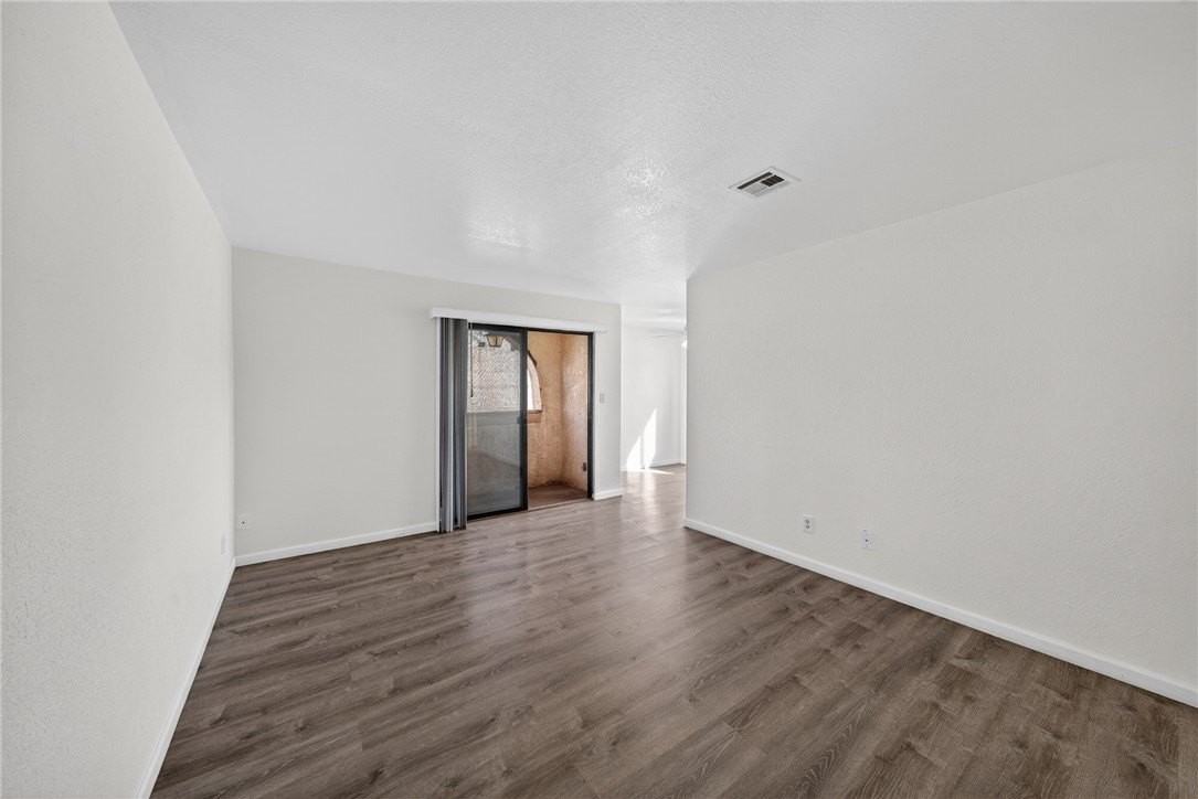 3659 Wendell Ave Apt C - Photo 5 of 18