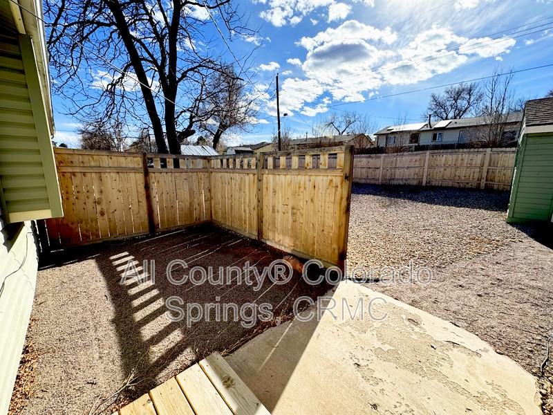 1216 Burnham St - Photo 6 of 19