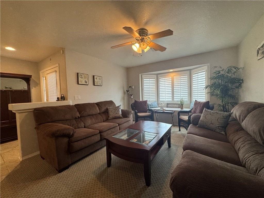 726 Riverfront Dr - Photo 3 of 19