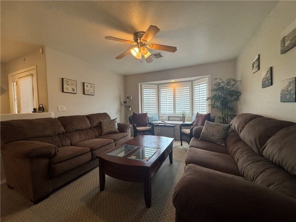 726 Riverfront Dr - Photo 4 of 19