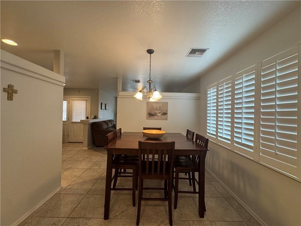 726 Riverfront Dr - Photo 6 of 19