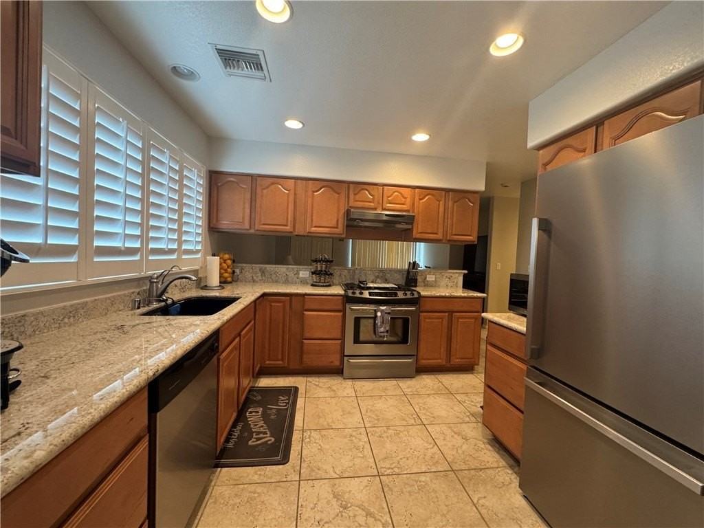 726 Riverfront Dr - Photo 7 of 19