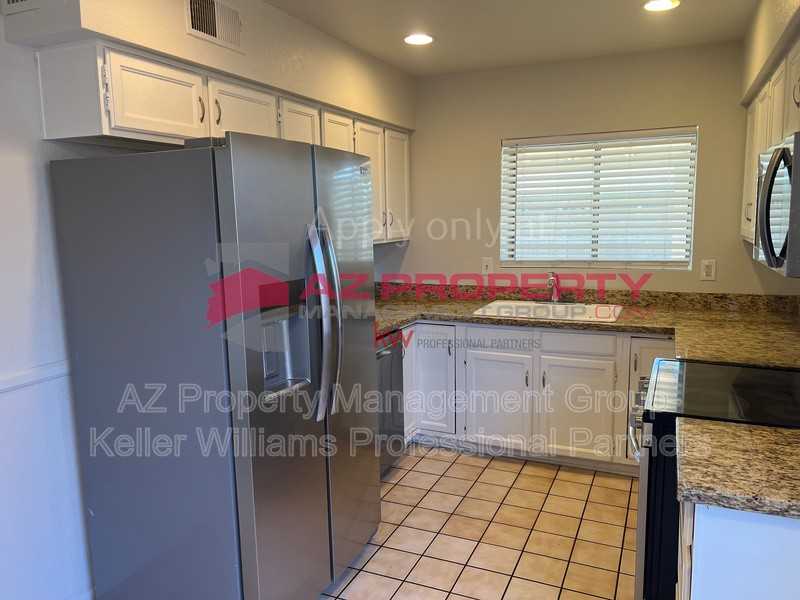 7039 W Cameron Dr - Photo 4 of 16