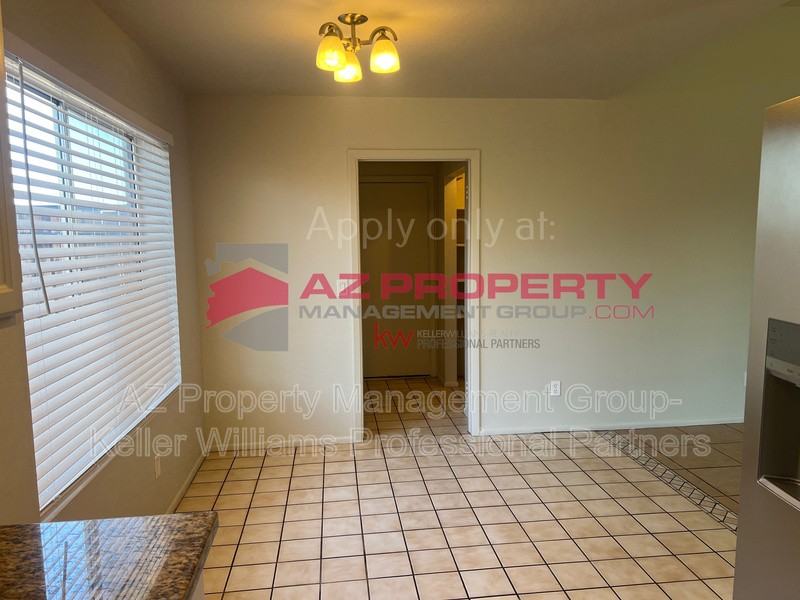 7039 W Cameron Dr - Photo 6 of 16