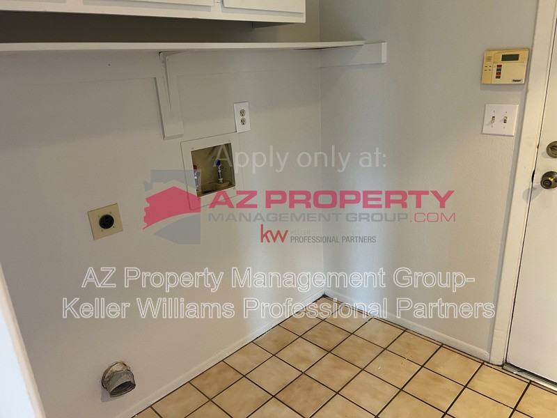 7039 W Cameron Dr - Photo 7 of 16