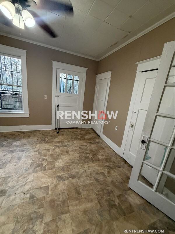 208 N Fairgrounds St - Photo 3 of 32