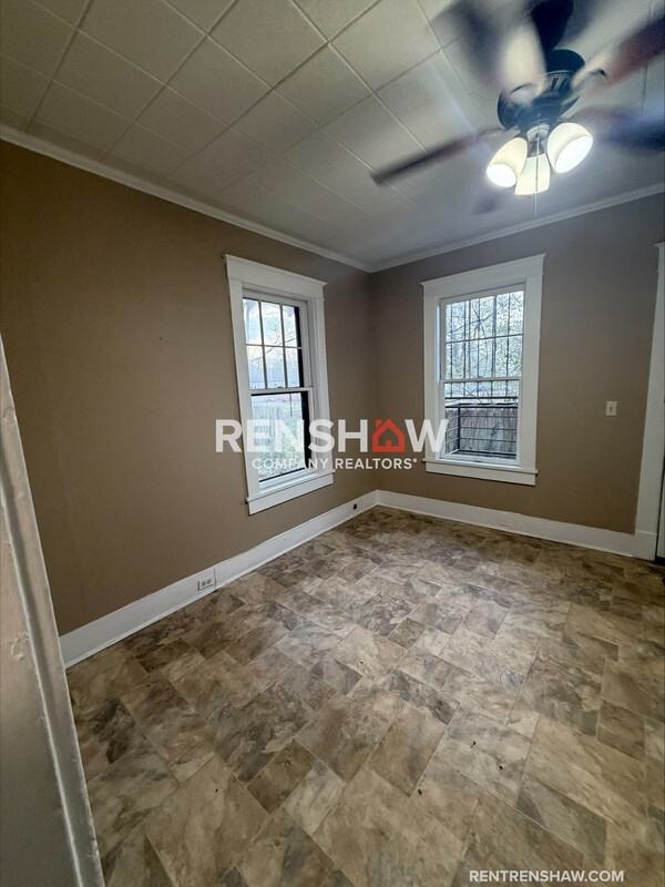 208 N Fairgrounds St - Photo 4 of 32