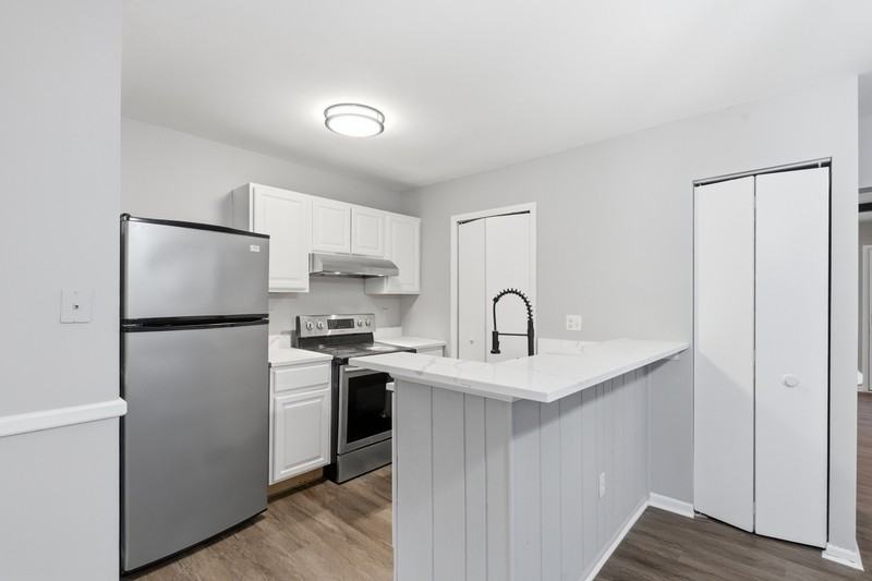 8870 Pennsbury Pl - Photo 5 of 21