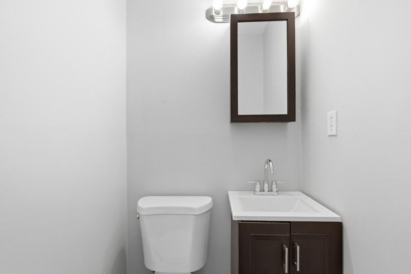 8870 Pennsbury Pl - Photo 7 of 21