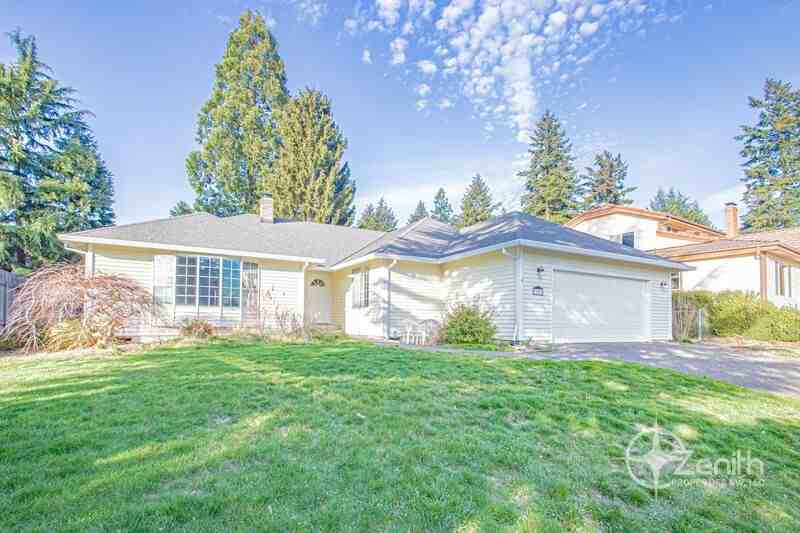 12018 Se 17th St - Photo 4 of 33