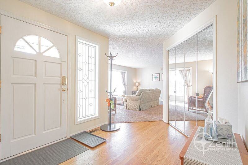 12018 Se 17th St - Photo 6 of 33