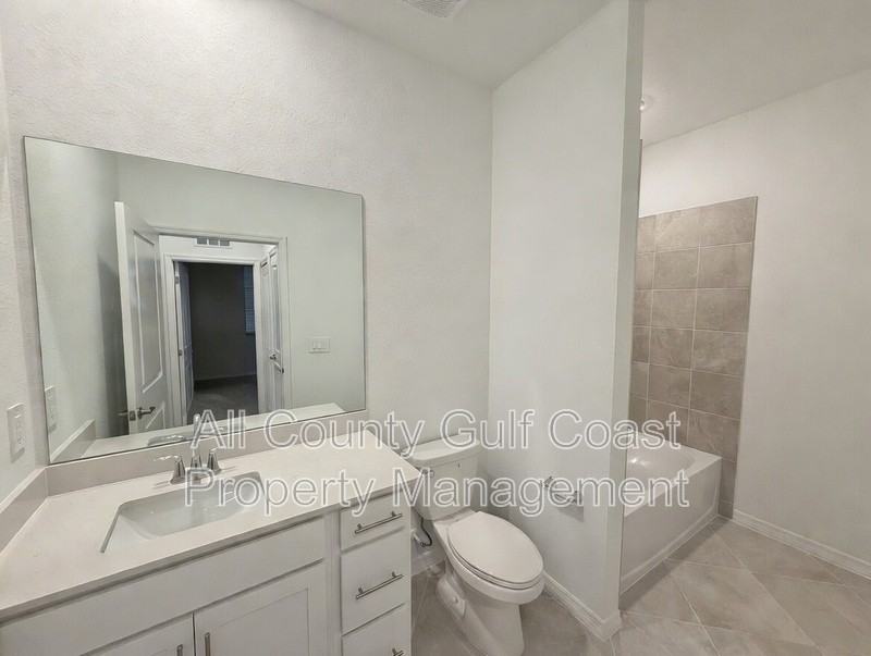 19140 Scallop Loop #403 - Photo 7 of 20