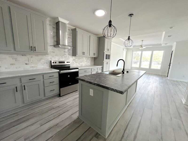 1005 Mayapple Ln - Photo 2 of 33