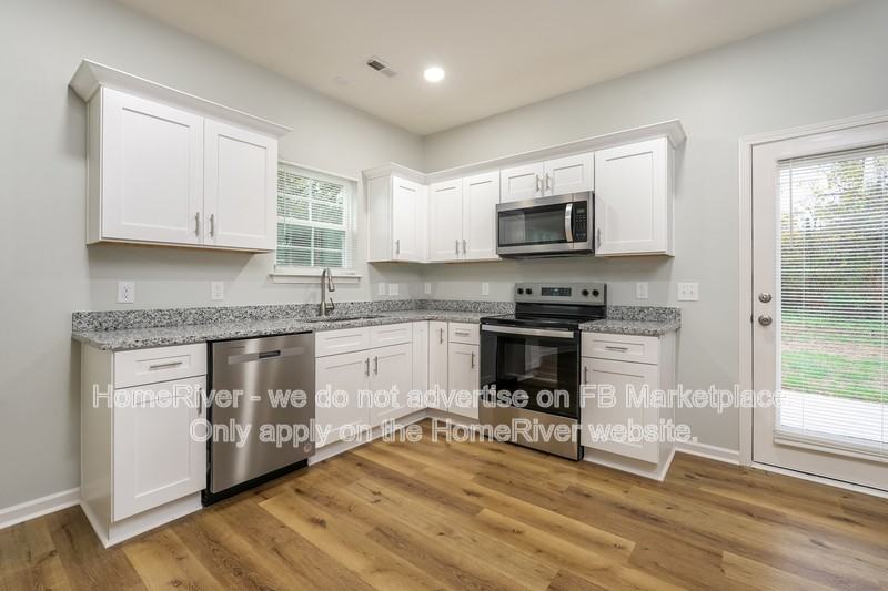 1025 Richland St - Photo 7 of 19