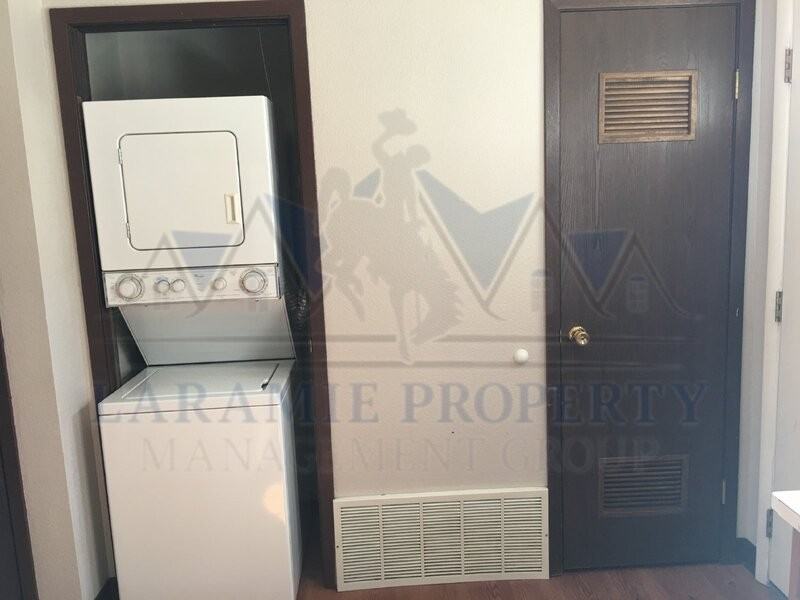 802 Canby St - Photo 5 of 11