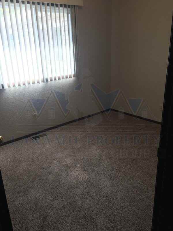 802 Canby St - Photo 7 of 11