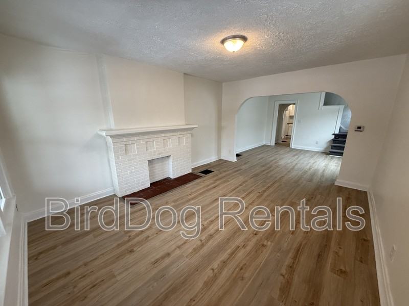 1295 Lockbourne Rd - Photo 5 of 15