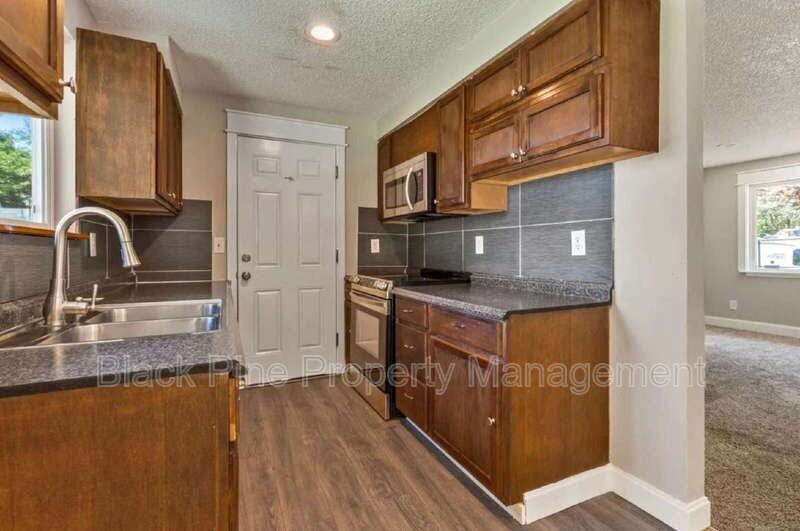 404 Mountain View Dr - Photo 6 of 19