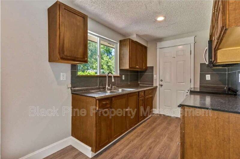 404 Mountain View Dr - Photo 7 of 19
