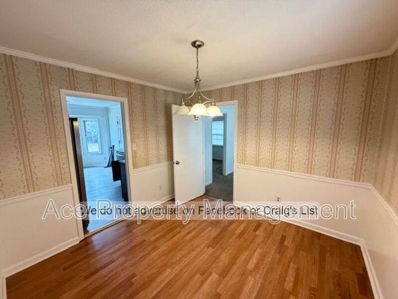 1863 Windlock Dr - Photo 4 of 16