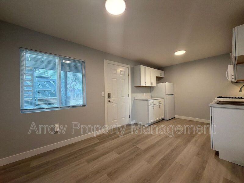 877 N 26th St #209 - Photo 2 of 9