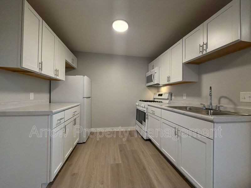 877 N 26th St #209 - Photo 3 of 9