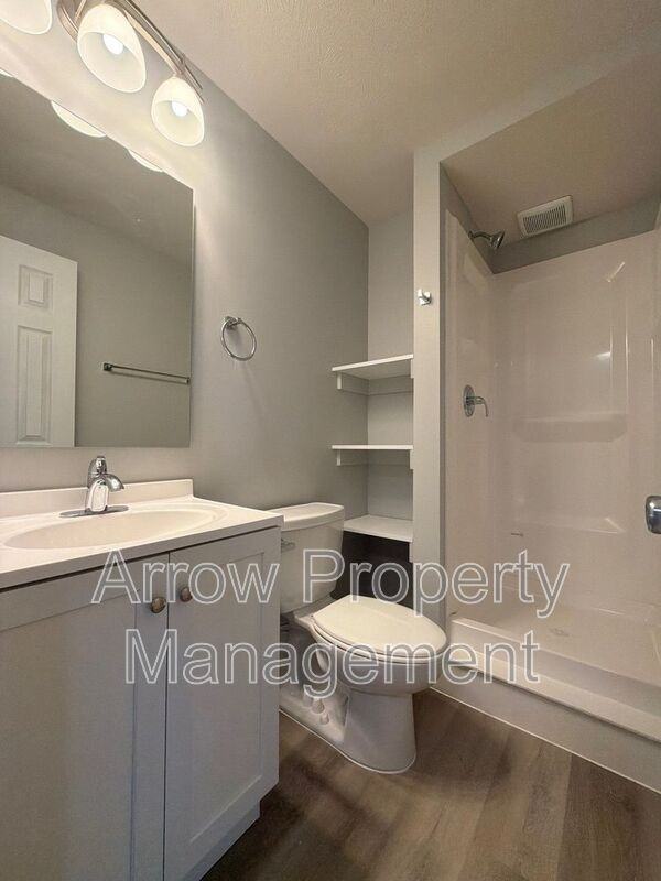 877 N 26th St #209 - Photo 5 of 9
