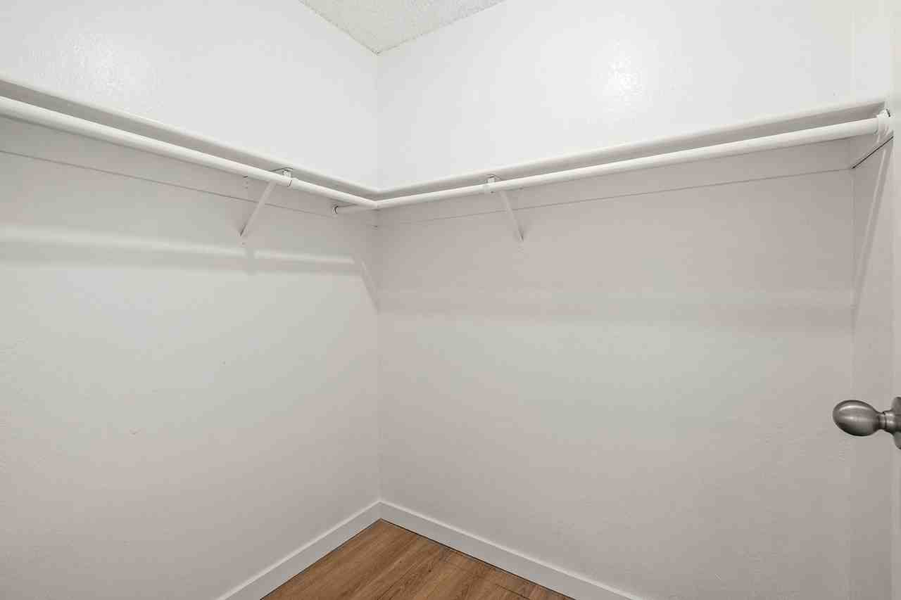 217 E Taylor - Photo 2 of 20