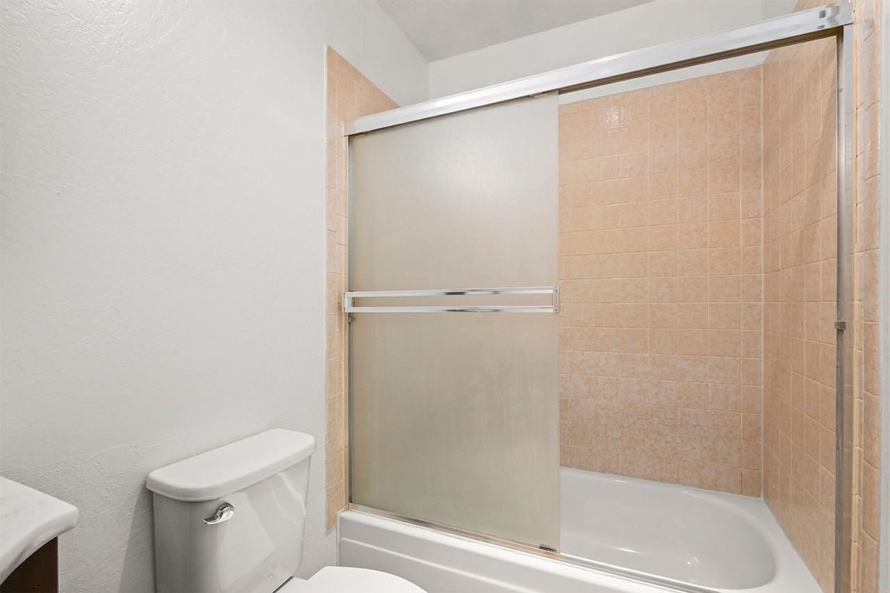 217 E Taylor - Photo 3 of 20