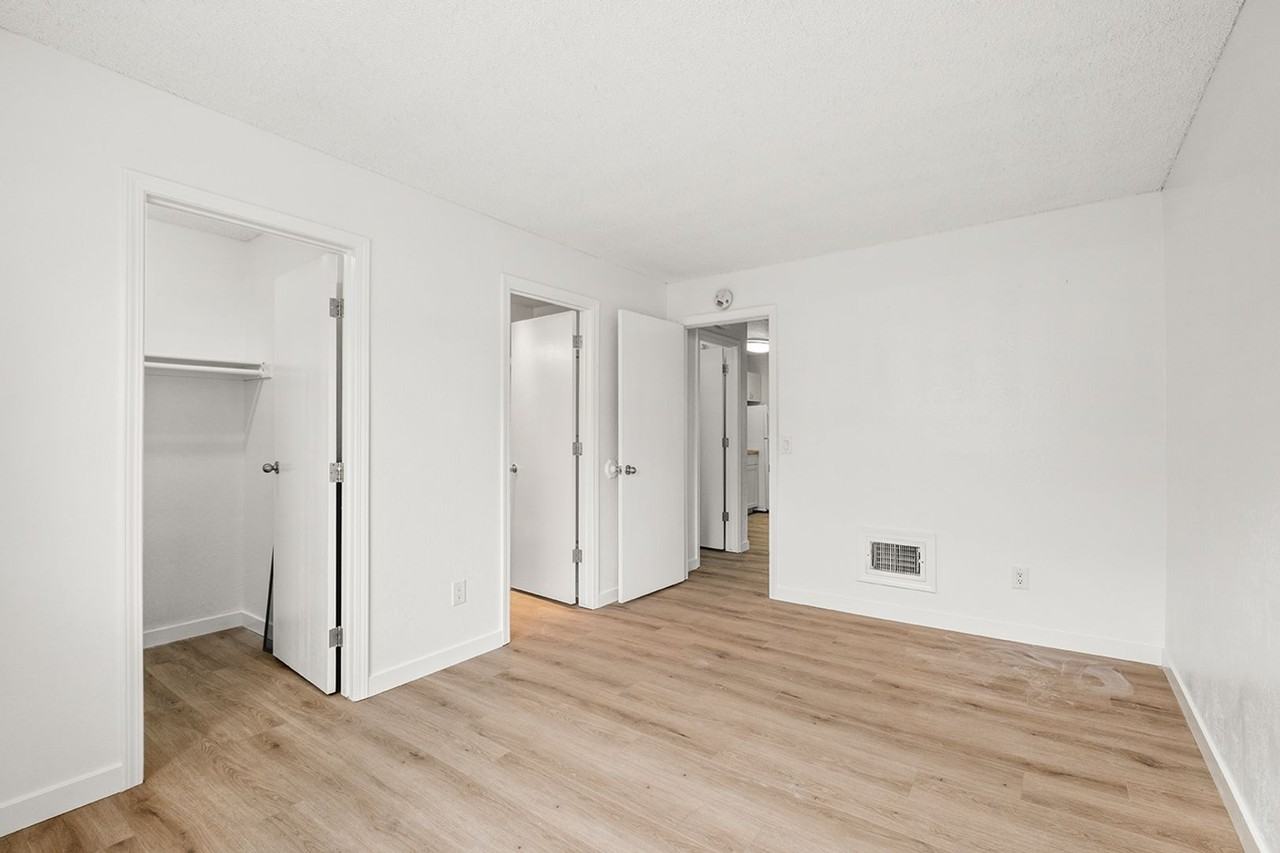 217 E Taylor - Photo 5 of 20