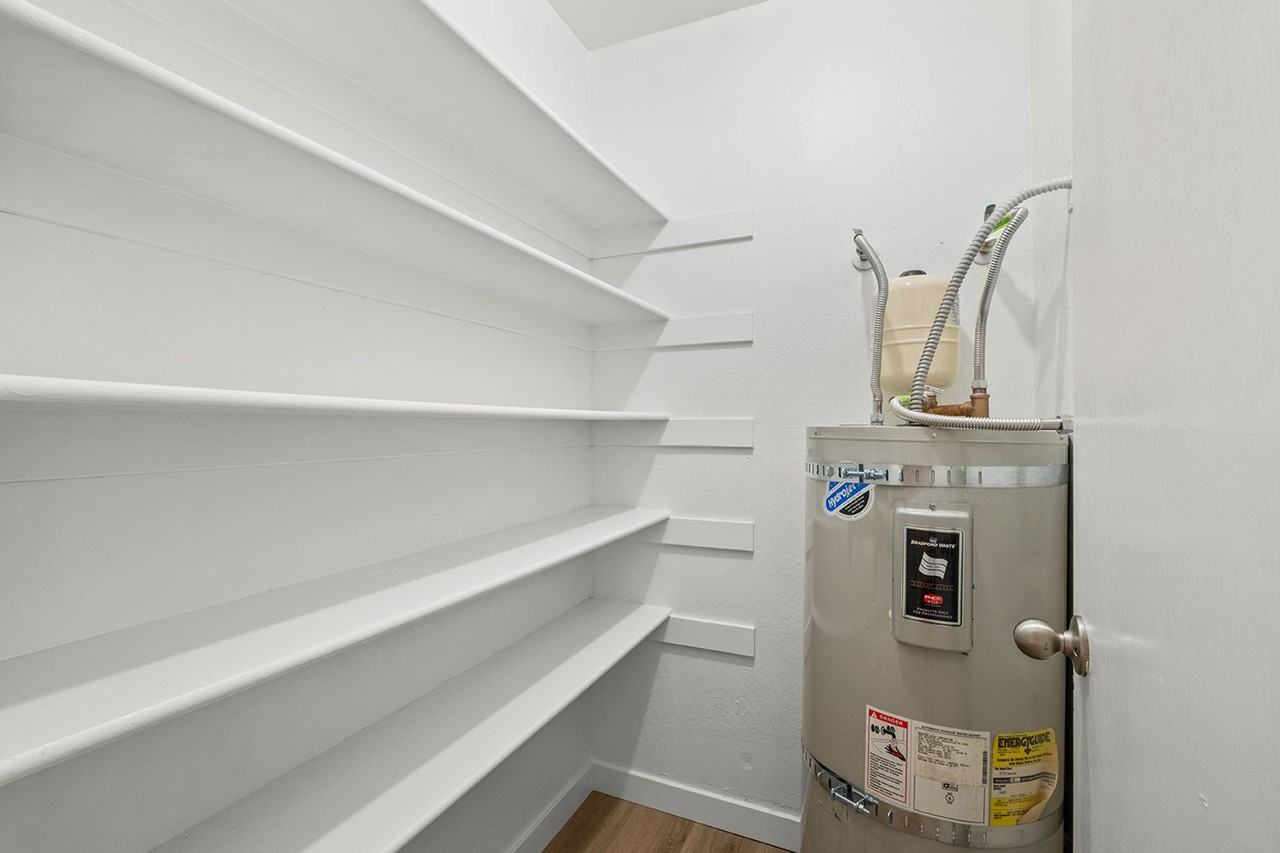 217 E Taylor - Photo 6 of 20