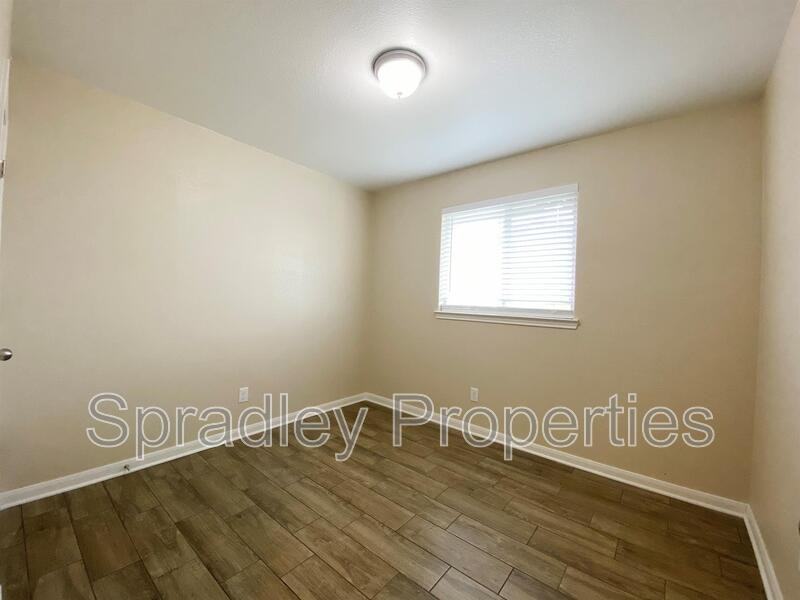 826 Kacie Dr - Photo 5 of 12