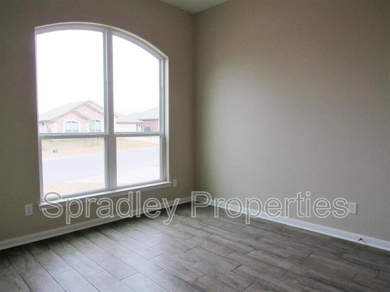 826 Kacie Dr - Photo 7 of 12