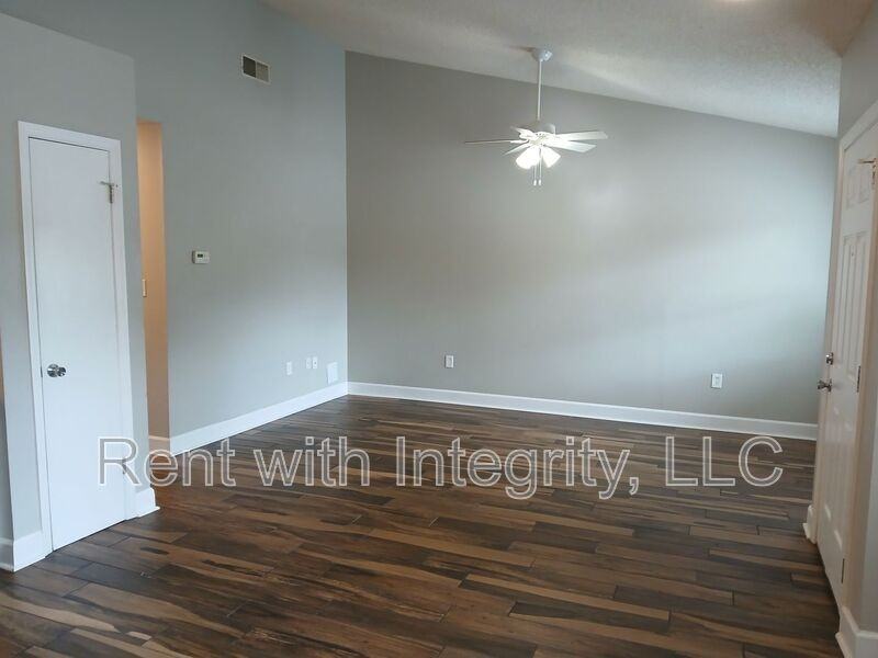 443 Cactus St - Photo 2 of 16