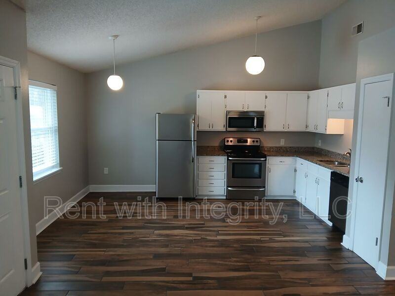 443 Cactus St - Photo 3 of 16