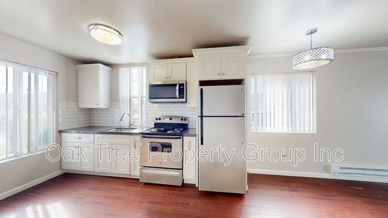 2371 Downer Ave - Photo 4 of 32