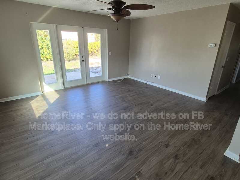 1016 Medallion Dr - Photo 2 of 15