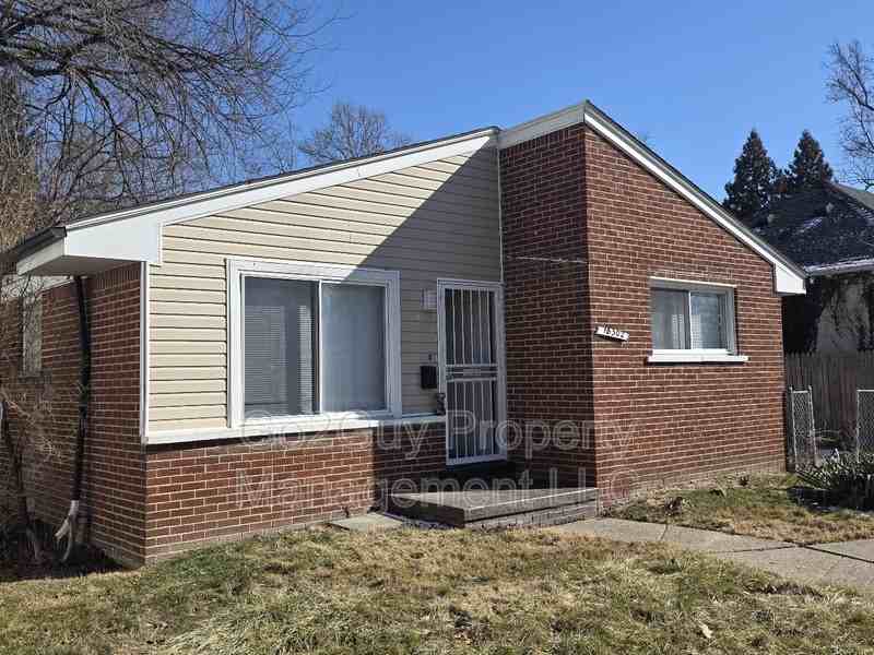 18302 Wormer St - Photo 2 of 9