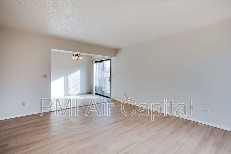 535 S Lulu Ave #203 - Photo 3 of 12