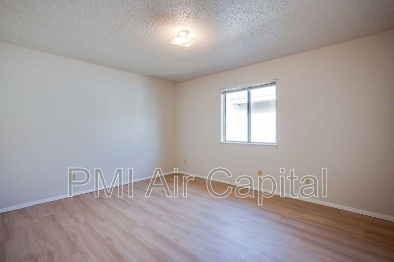 535 S Lulu Ave #203 - Photo 7 of 12