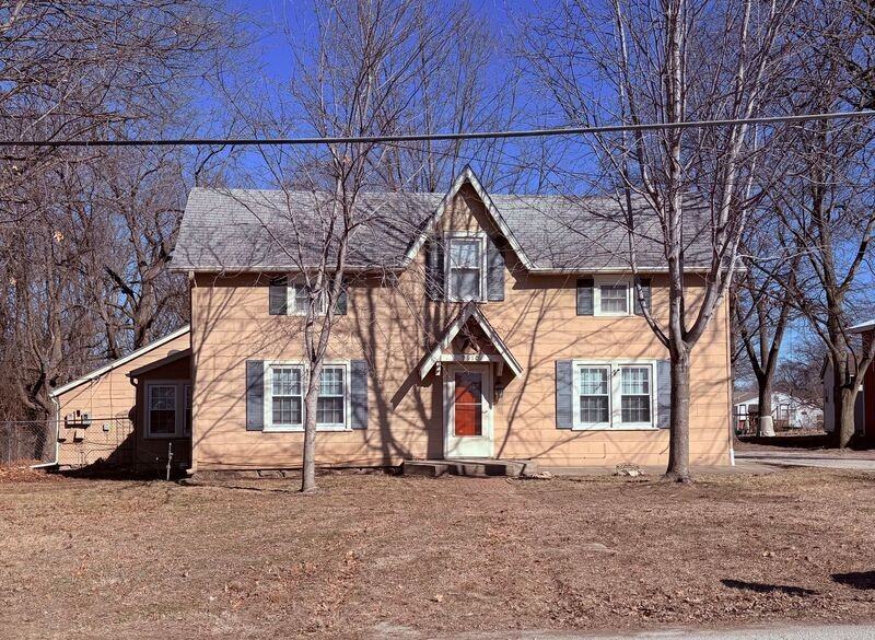 9910 E 38th Ter - Photo 2 of 15