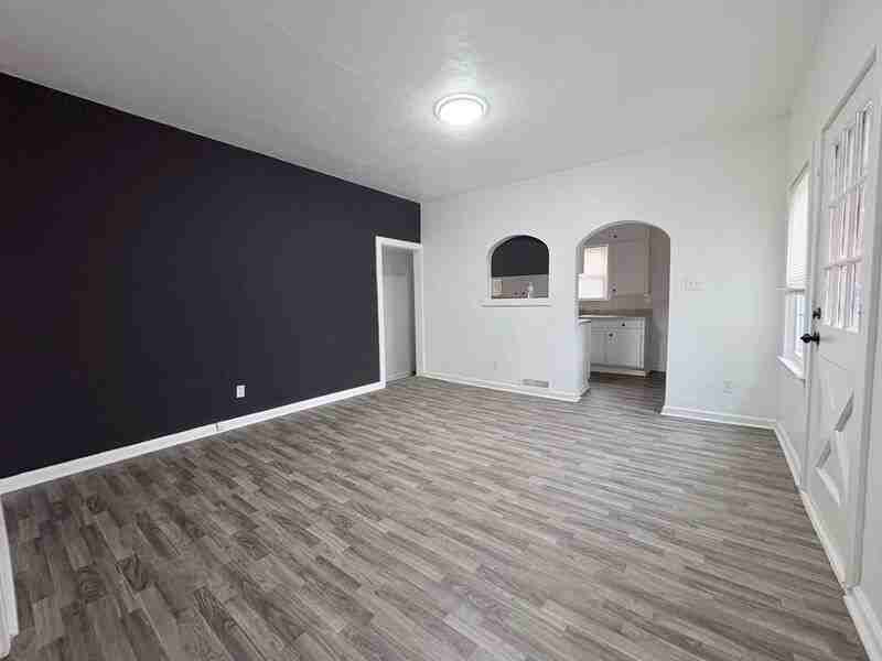 9910 E 38th Ter - Photo 5 of 15