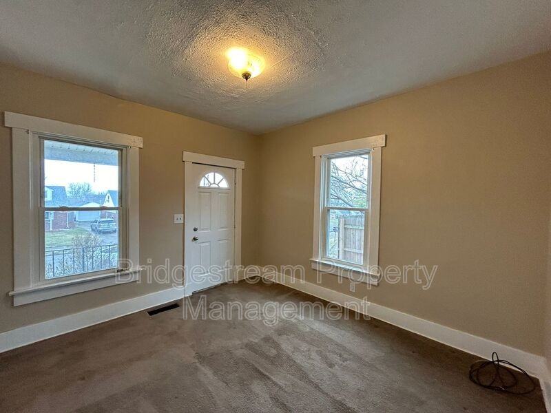 1450 John Glenn Rd - Photo 2 of 9